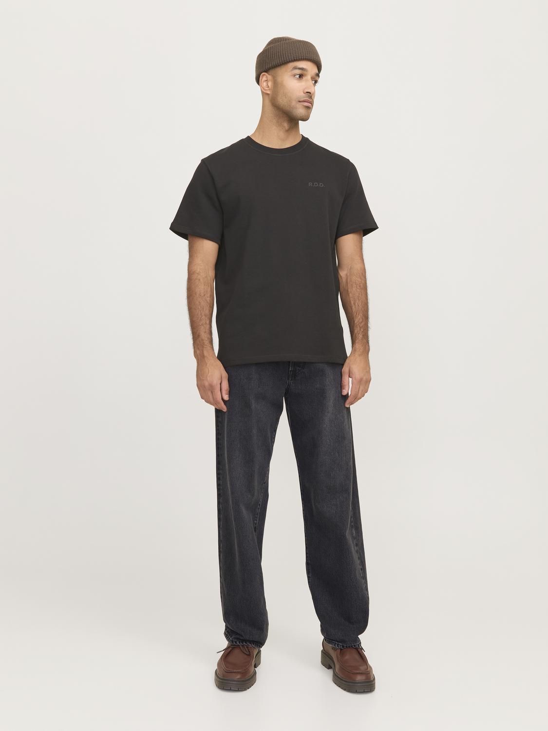 model_shot-front_full